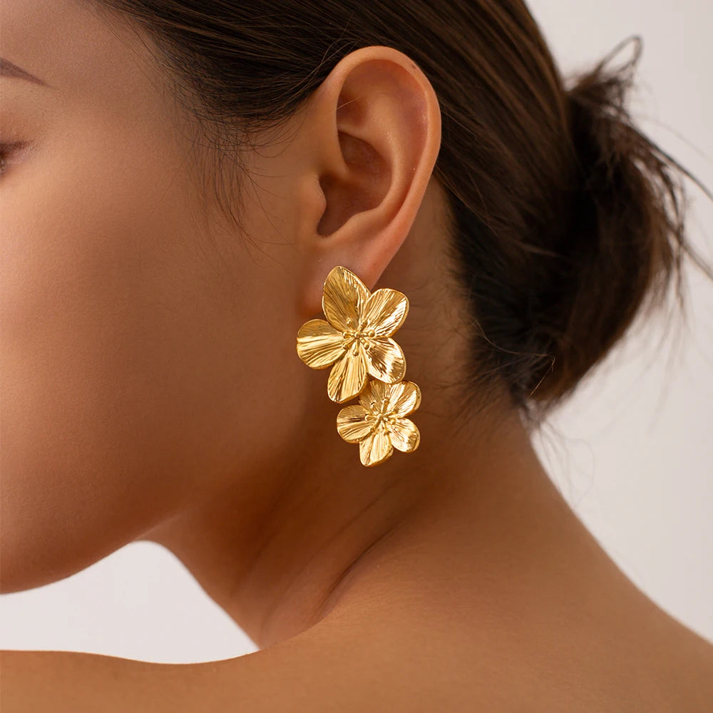 Gold Leaf Earrings Pair